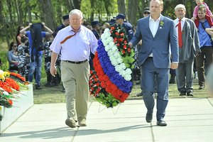 На берегу Ладожского озера в честь ветеранов состоялся праздничный концерт